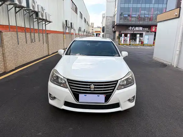 Toyota Crown 2012