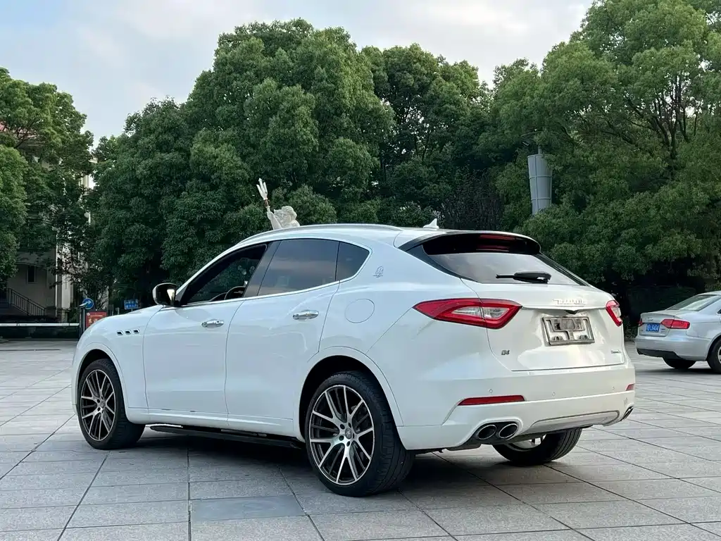Maserati Levante 2016 — фото 9