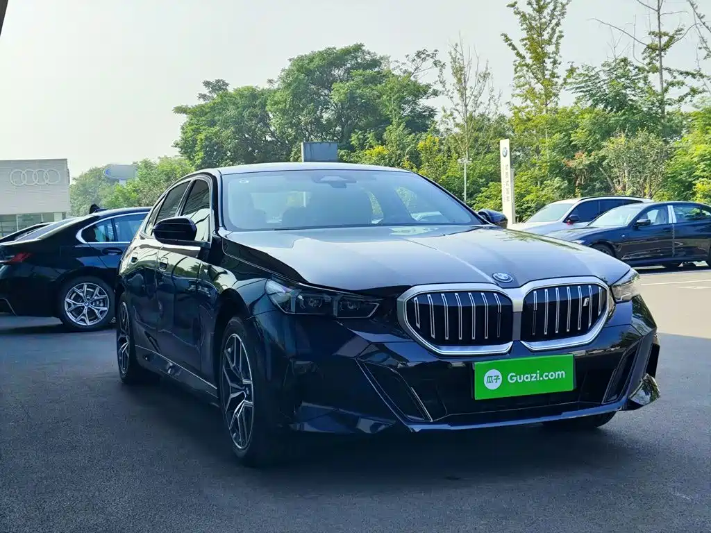 BMW i5 2025 — фото 4