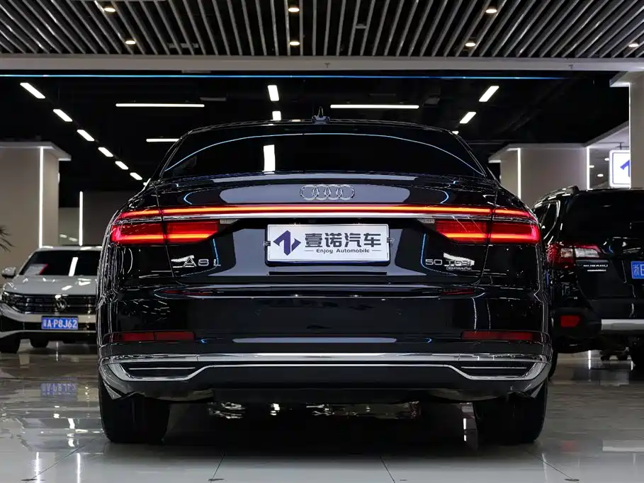 Audi A8 2020 — фото 7