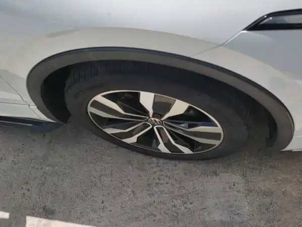 Volkswagen Tiguan L 2022