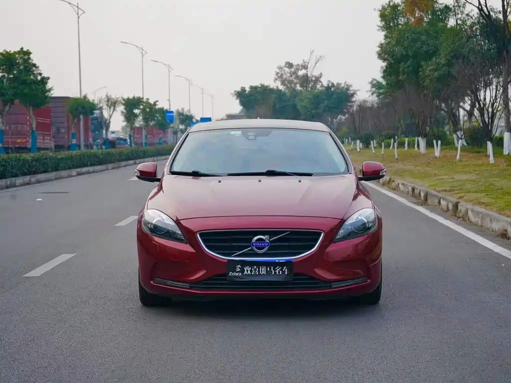Volvo V40 2015 — фото 2