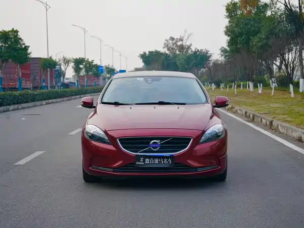 Volvo V40 2015