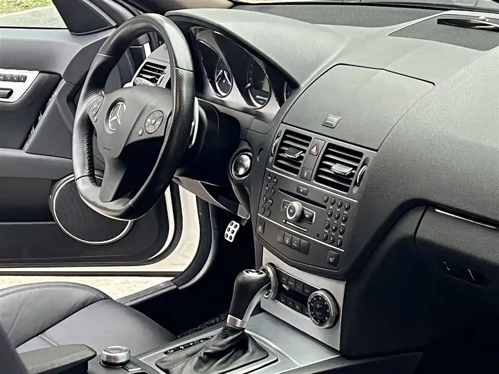 Mercedes-Benz C-Class AMG 2011 — фото 15