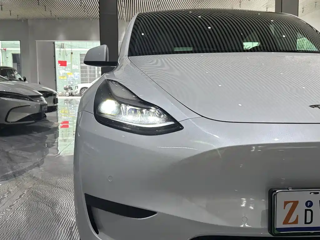 Tesla Model Y 2022 — фото 27