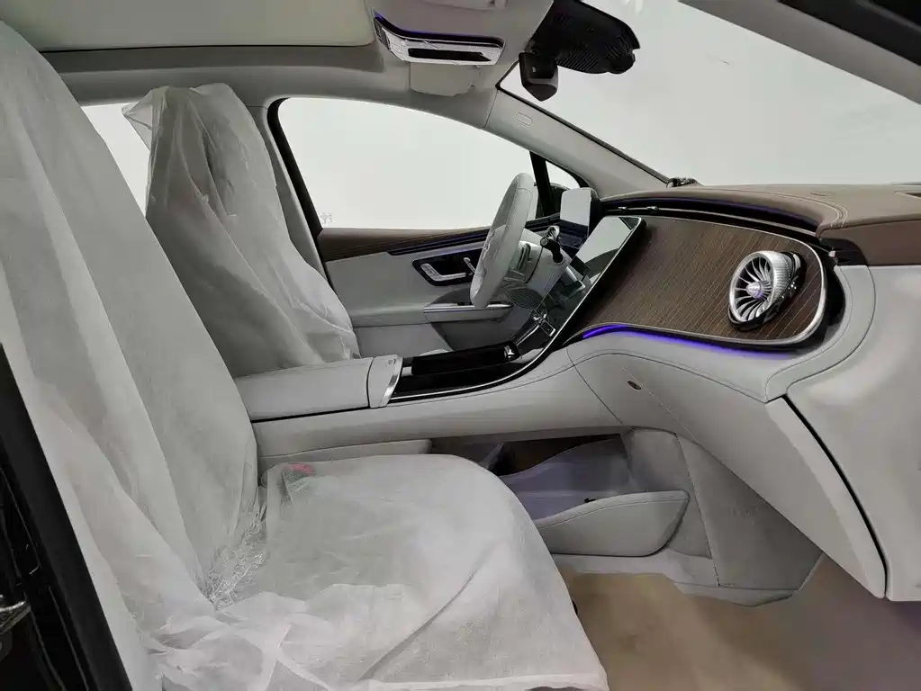 Mercedes-Benz EQE SUV 2025 — фото 14