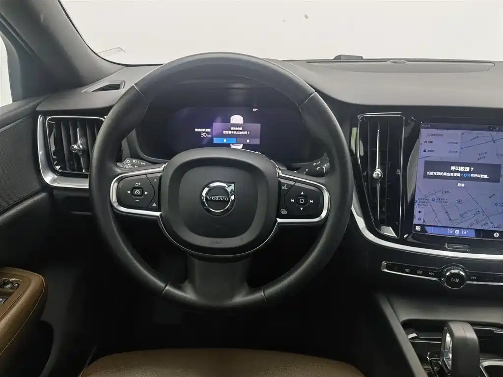 Volvo S60 2023 — фото 11