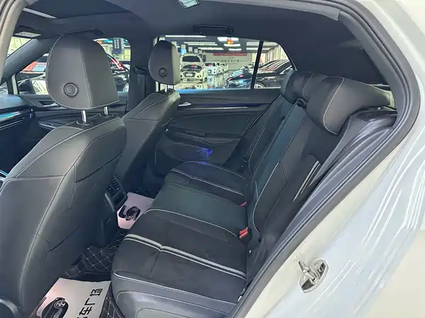 Volkswagen Golf 2021