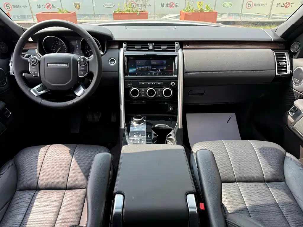 Land Rover Discovery 2018 — фото 21