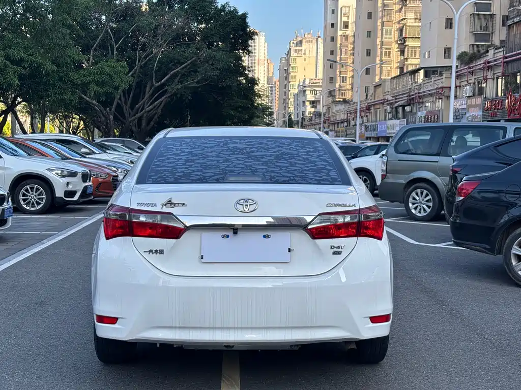 Toyota Corolla 2018 — фото 8