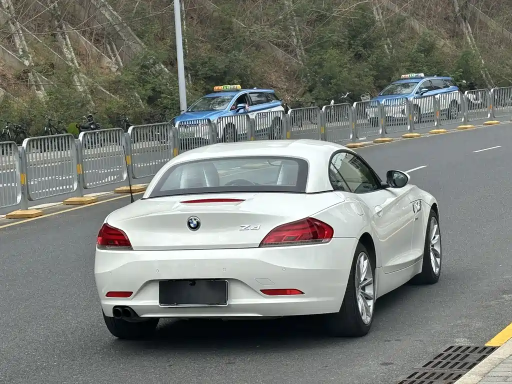 BMW Z4 2016 — фото 22
