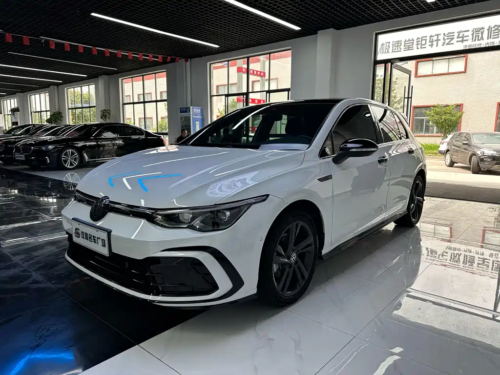 Volkswagen Golf 2021
