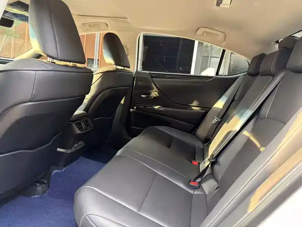 Lexus ES 2018