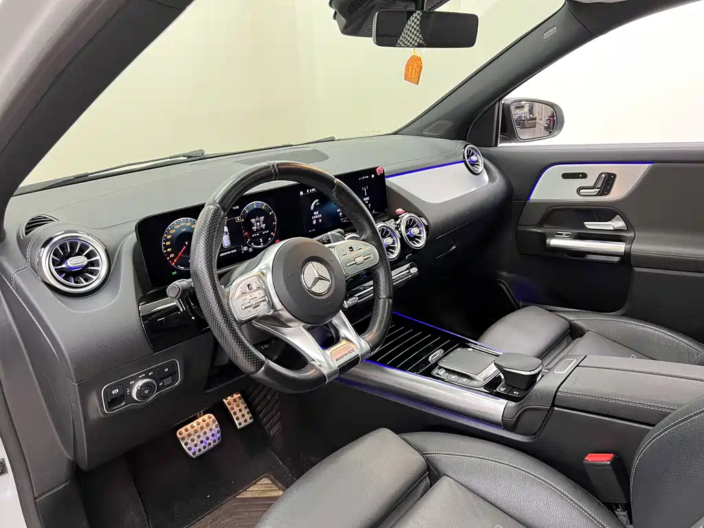 Mercedes-Benz GLA AMG 2021 — фото 15