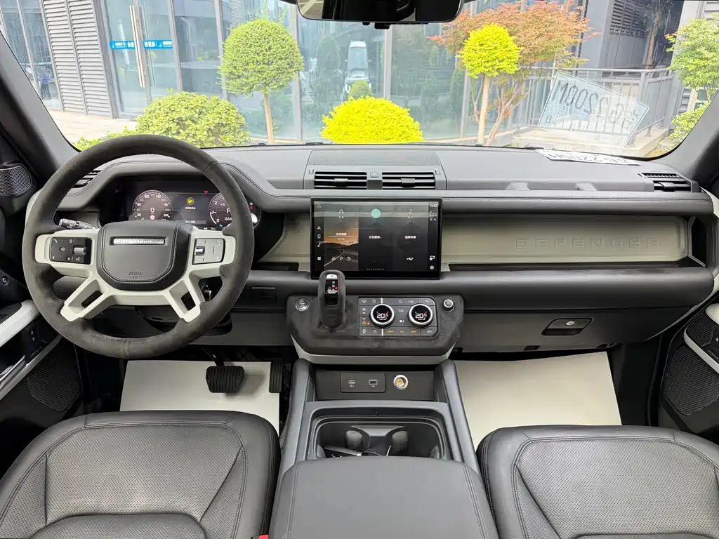 Land Rover Defender 2022 — фото 11