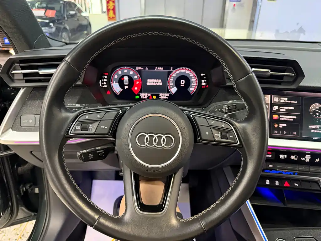 Audi A3 2023 — фото 10