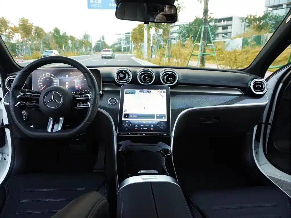 Mercedes-Benz C-Class 2022 — фото 17
