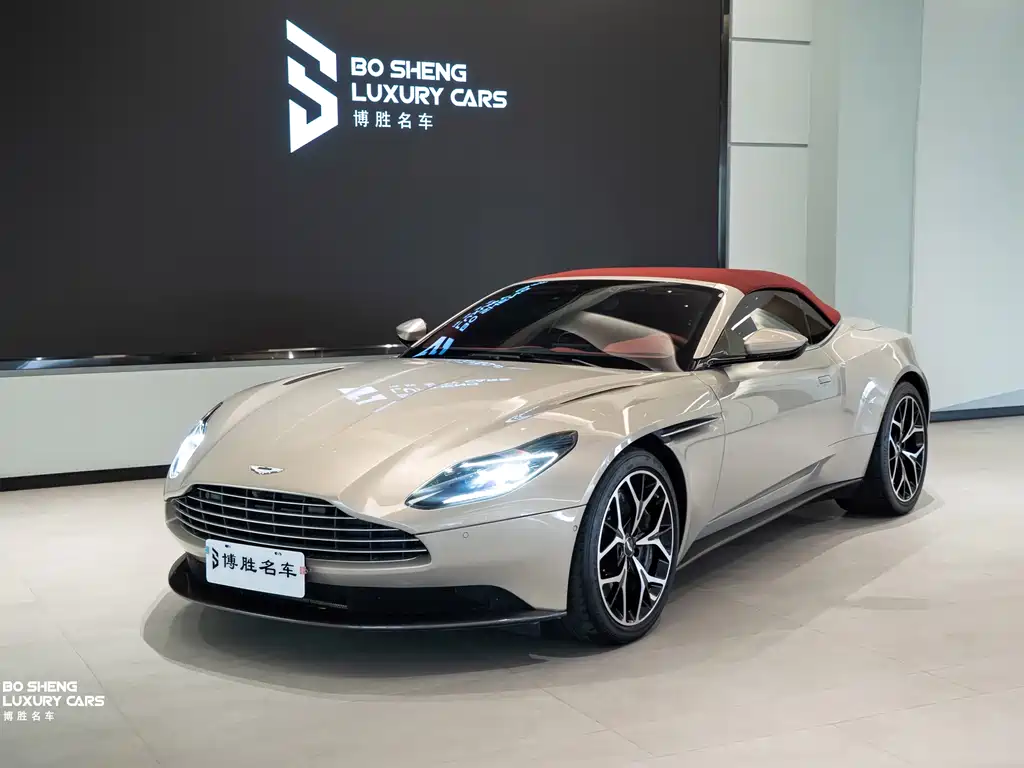 Aston Martin DB11 2018 — фото 35