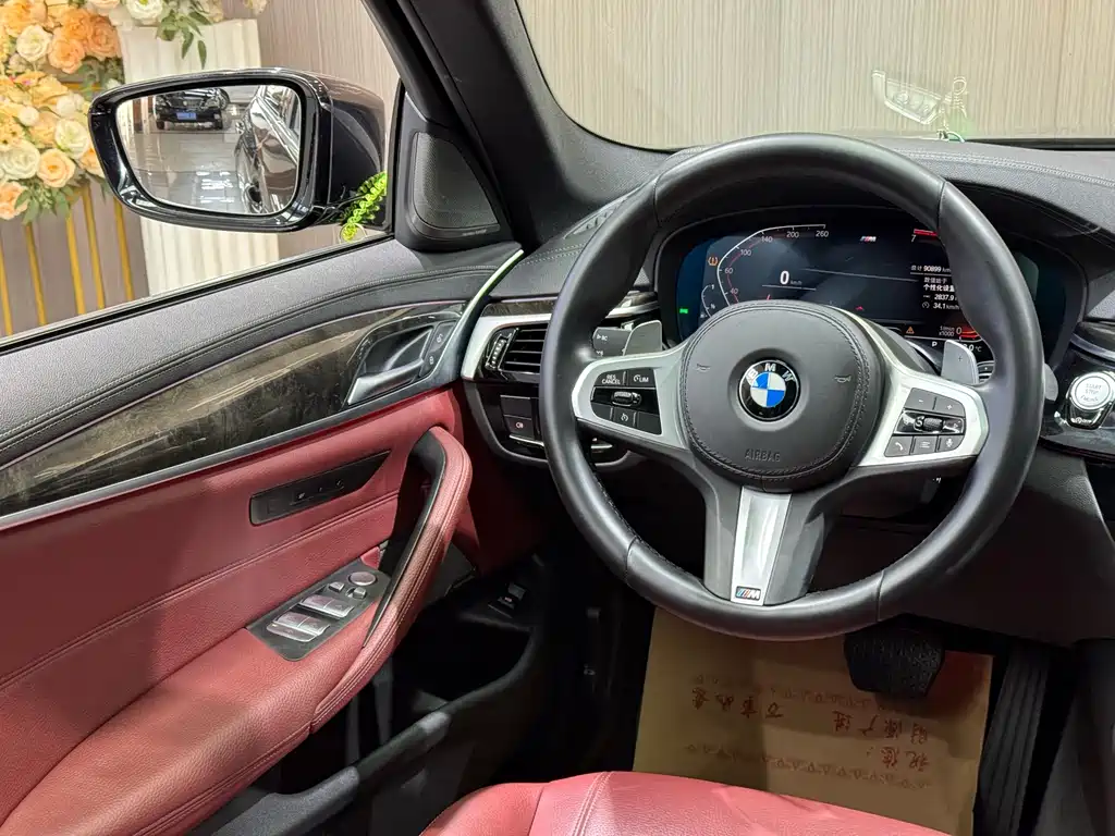 BMW 5 Series 2020 — фото 15