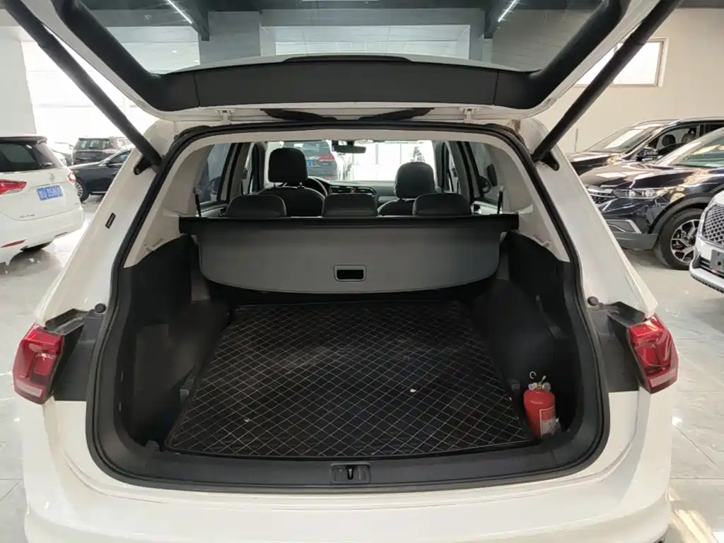 Volkswagen Tiguan L 2019 — фото 15