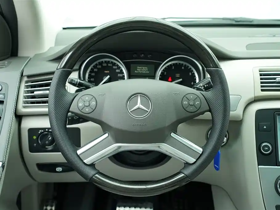 Mercedes-Benz R-Class 2015 — фото 21