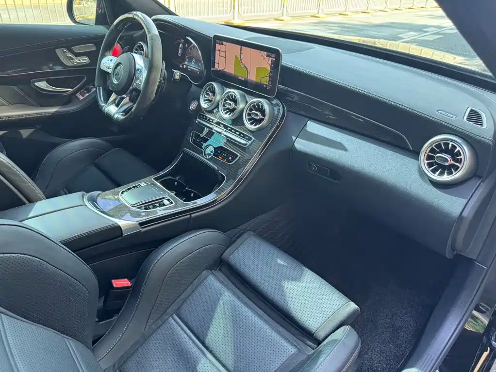 Mercedes-Benz C-Class AMG 2022 — фото 13