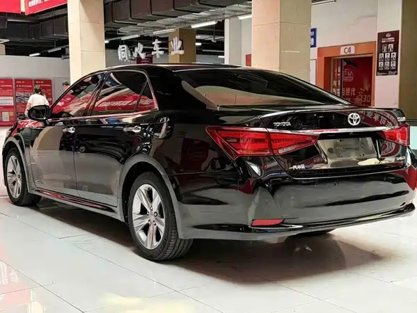 Toyota Crown 2017