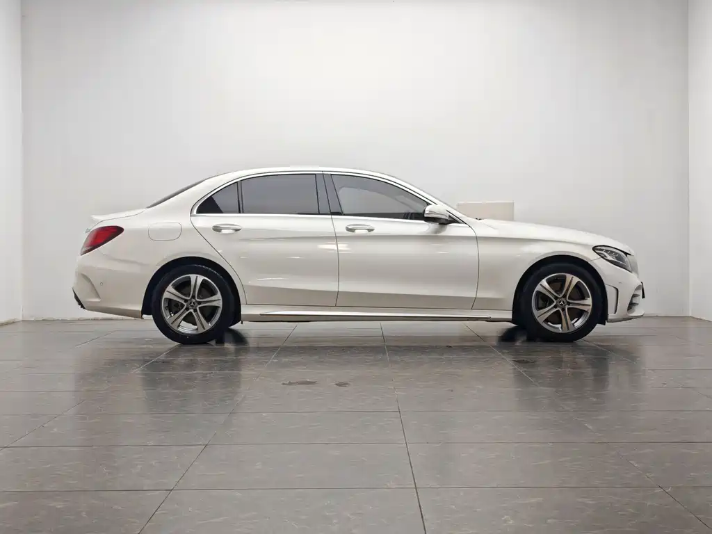 Mercedes-Benz C-Class 2019 — фото 11