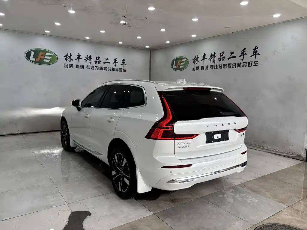 Volvo XC60 2025 — фото 6