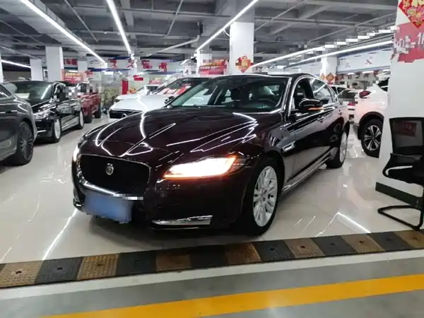 Jaguar XFL 2018