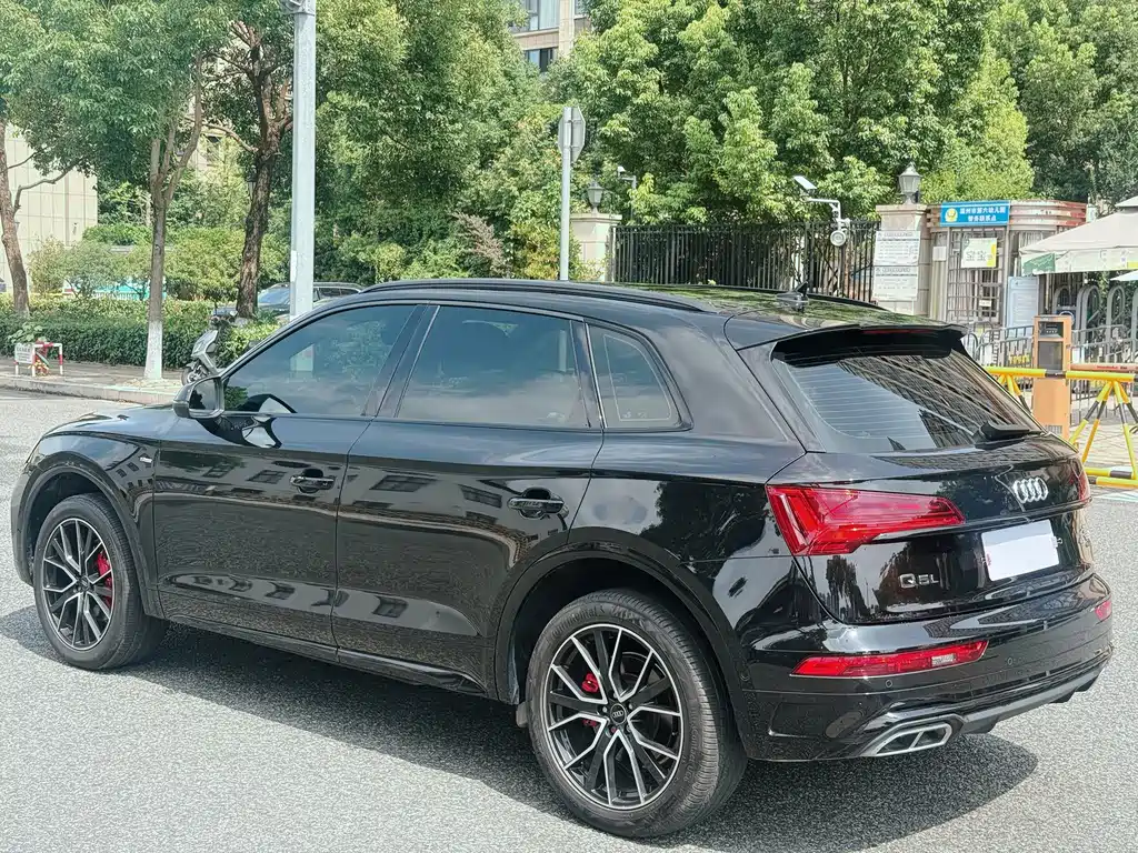 Audi Q5L 2023