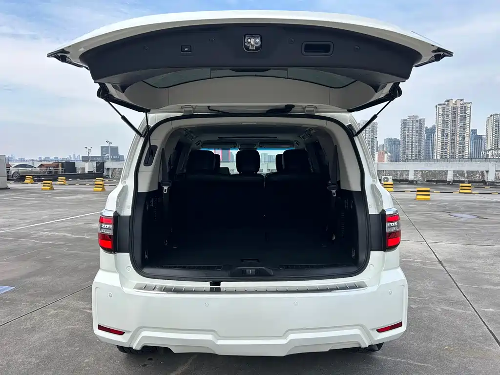 Nissan Patrol 2016 — фото 18