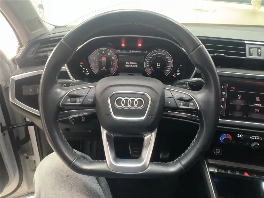 Audi Q3 2022 — фото 11