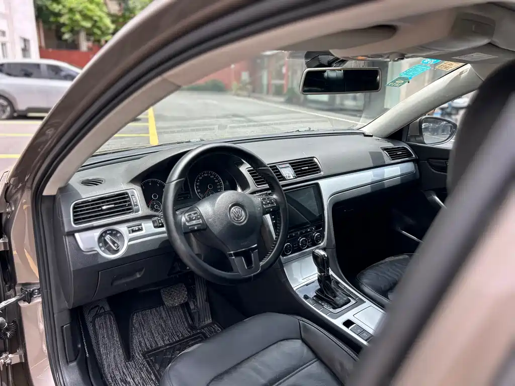 Volkswagen Passat 2015 — фото 10