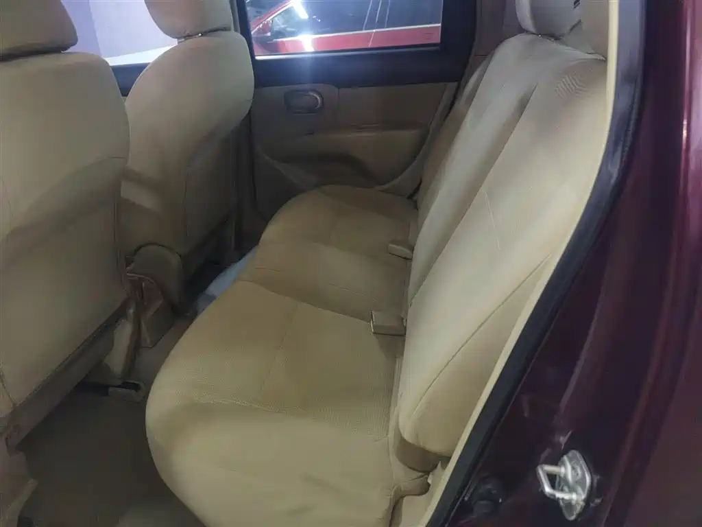 Nissan Livina 2015 — фото 17