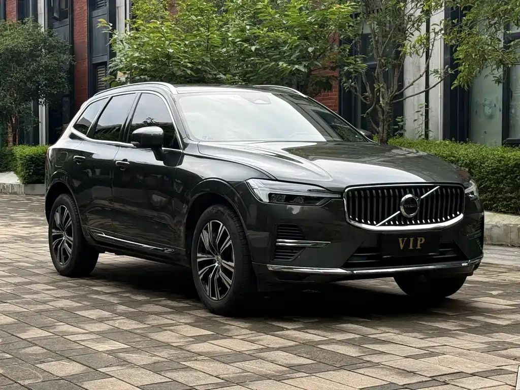 Volvo XC60 2022 — фото 3