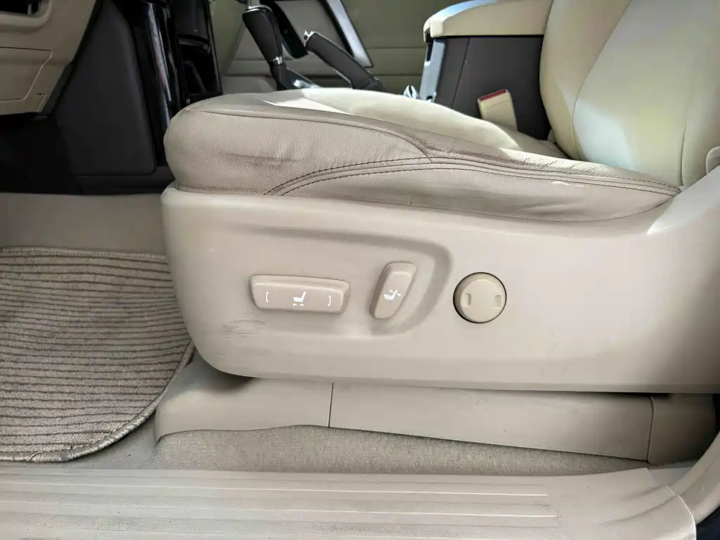 Toyota Prado 2015 — фото 12
