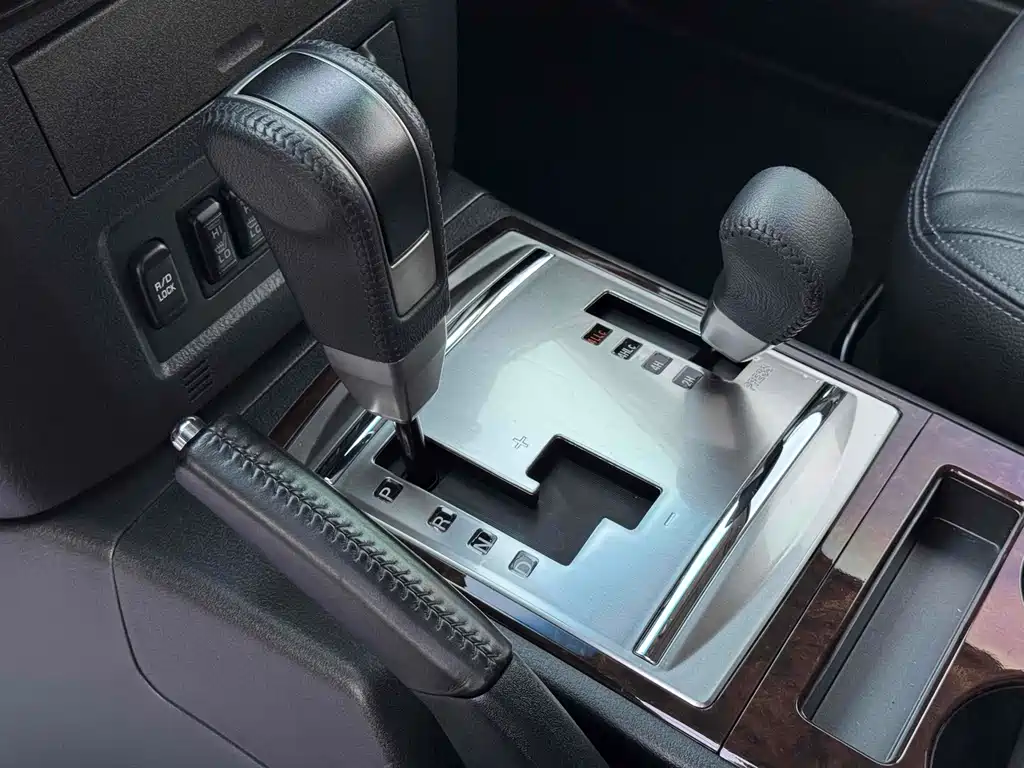 Mitsubishi Pajero 2019 — фото 15