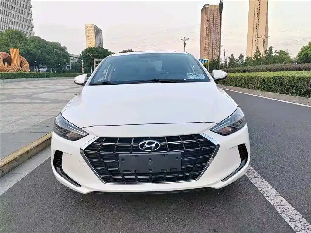Hyundai Elantra 2020