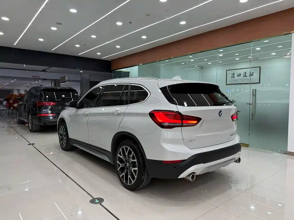 BMW X1 2021 — фото 4