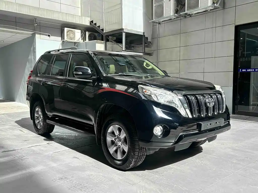Toyota Prado 2015 — фото 2