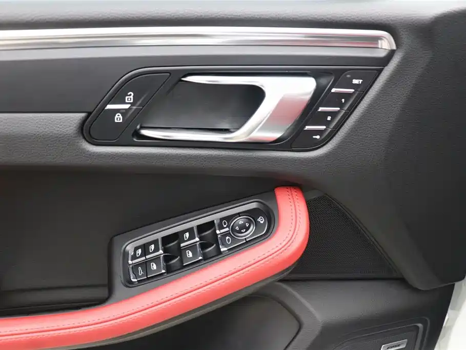 Porsche Macan 2020 — фото 11