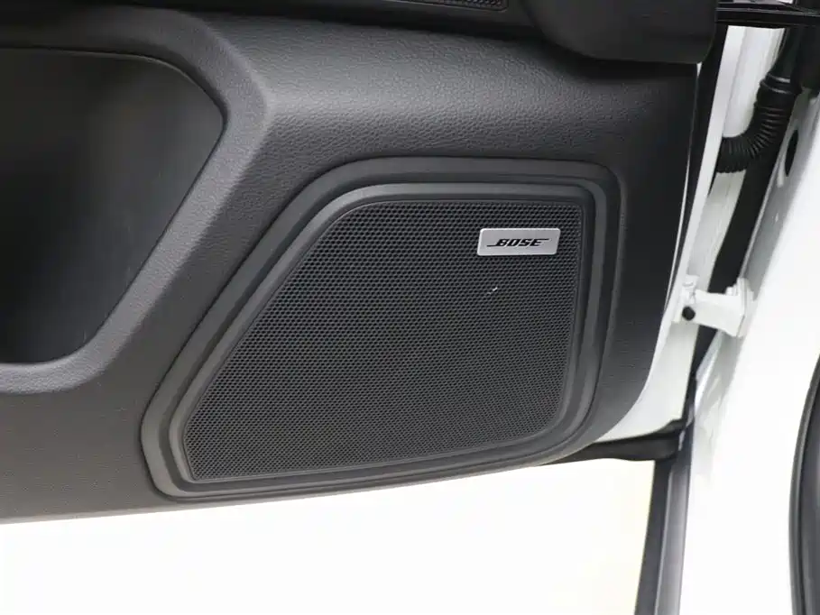 Porsche Macan 2020 — фото 12