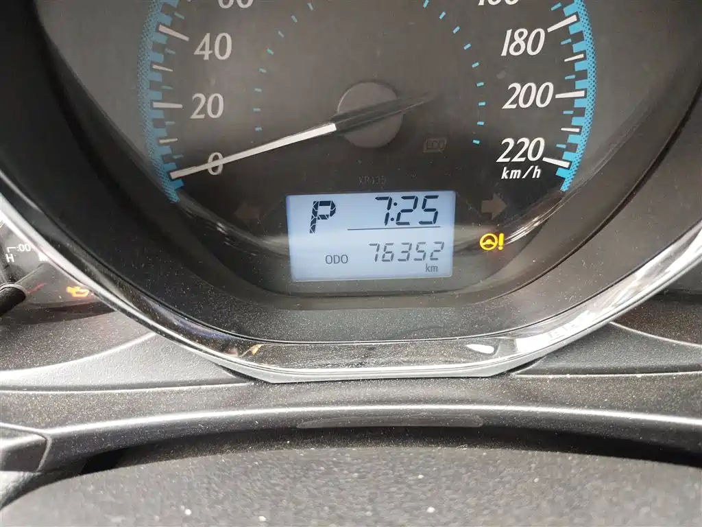 Toyota Yaris L 2018 — фото 13