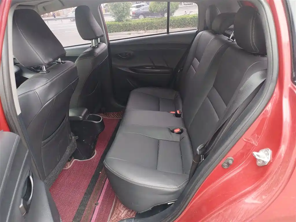 Toyota Yaris L 2018 — фото 11