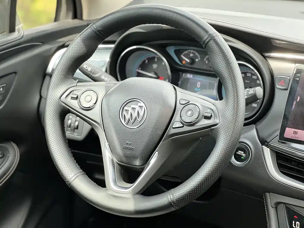 Buick Envision Plus 2017 — фото 12