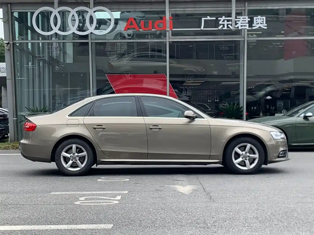 Audi A4L 2014
