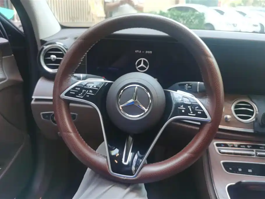Mercedes-Benz E-Class 2023 — фото 15
