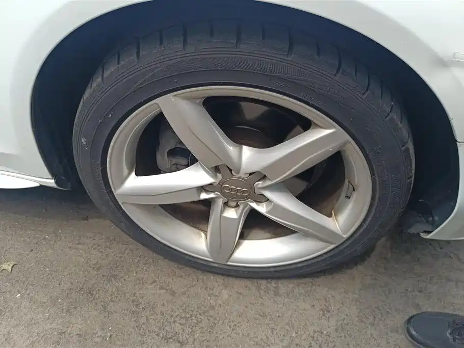 Audi A4L 2014
