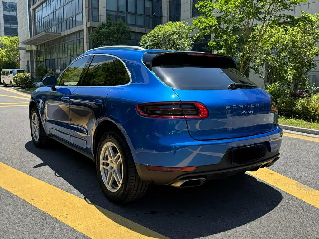 Porsche Macan 2017 — фото 17